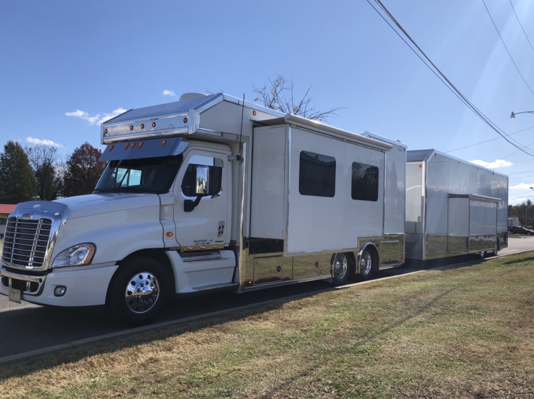 WE BUY S&S, SHOWHAULER, WILDSIDE, 5150, HAULMARK, NRC, R for Sale in