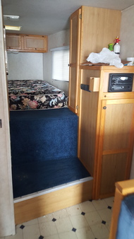 2000 Shadow 30' Toy Hauler with Living Quarters   for Sale $10,000 