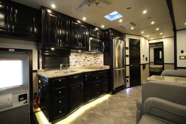 2022 Showhauler MotorHomes and ToterHomes  for Sale $299,000 