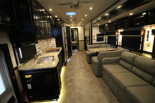 2023 Showhauler MotorHomes and ToterHomes  for Sale $369,000 